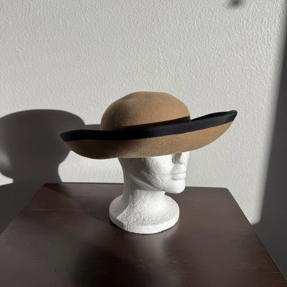 VTG Madcaps 5th Ave New York Wool Felt Cloche Hat Camel Black Ribbon Wide Brim
